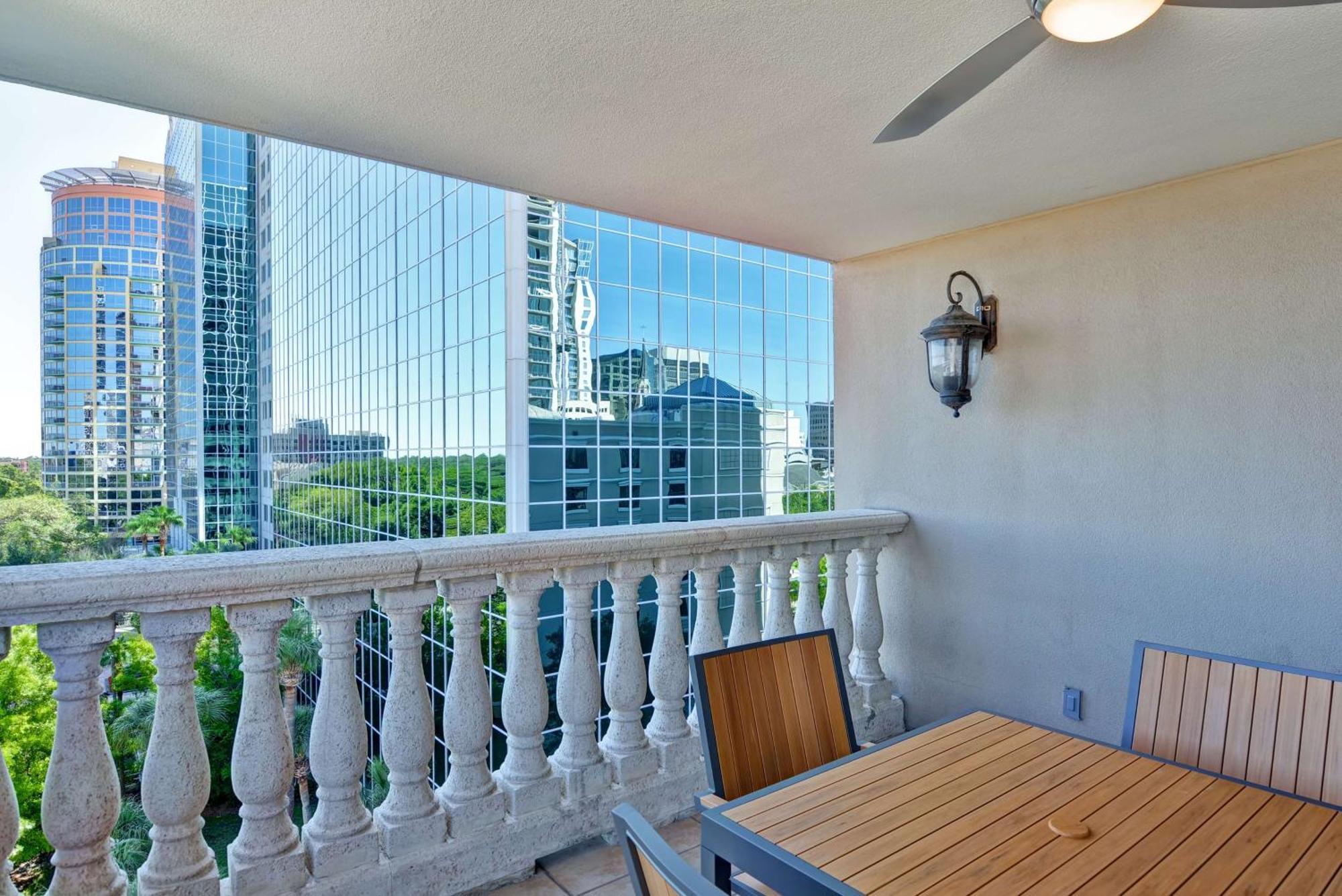 Embassy Suites By Hilton Orlando Downtown Exteriör bild